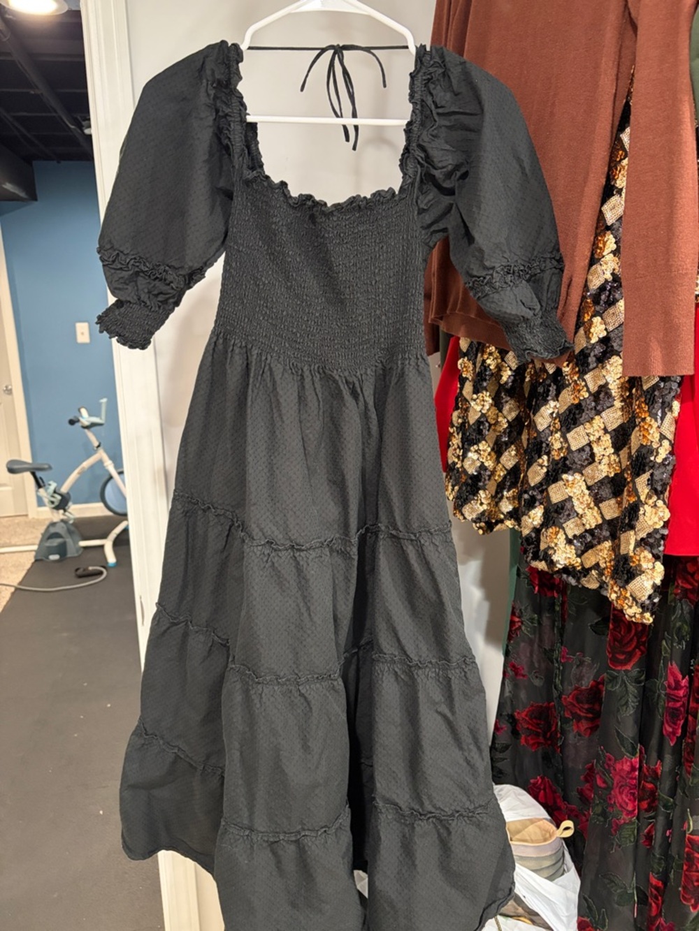 Hill House Black Nesli